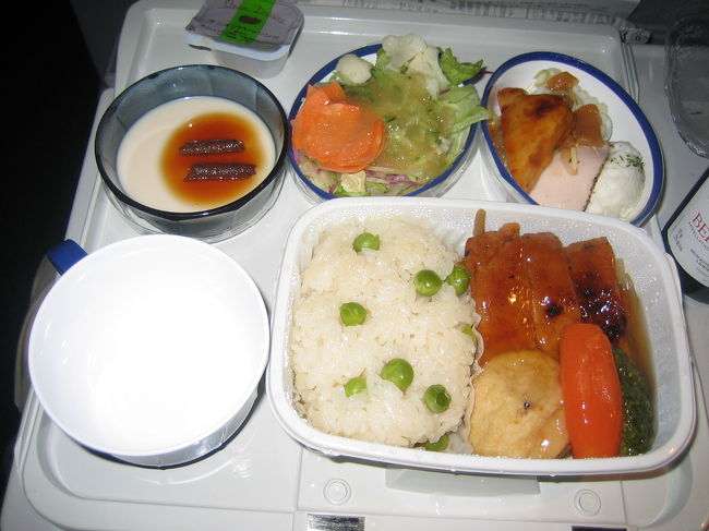 機内でチョット腹ごしらえ