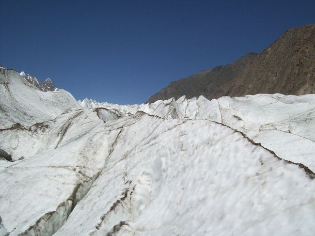 パスー氷河！<br /><br />先端部に到着しました！