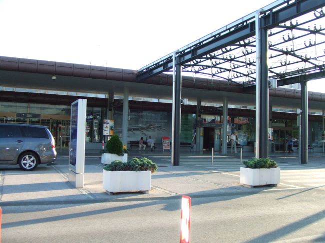 我が荷物を無事に手にして、空港を後にします。