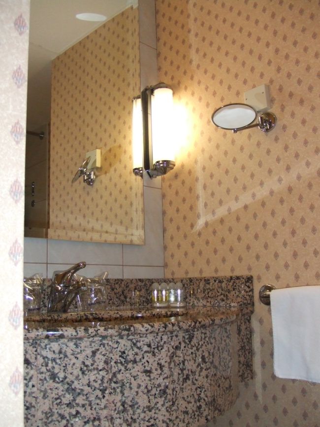 バスルームも清潔です。