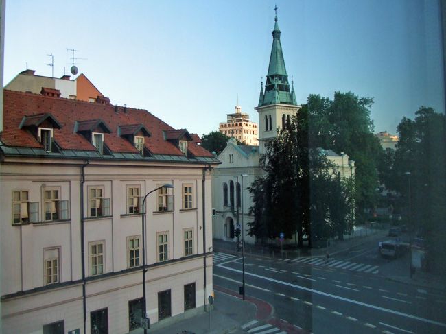 反対方向には教会が見えました。