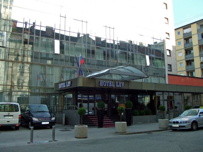 翌朝、出発前にお散歩です。