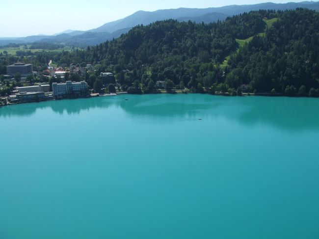 眼下に素晴らしいブレッド湖が。