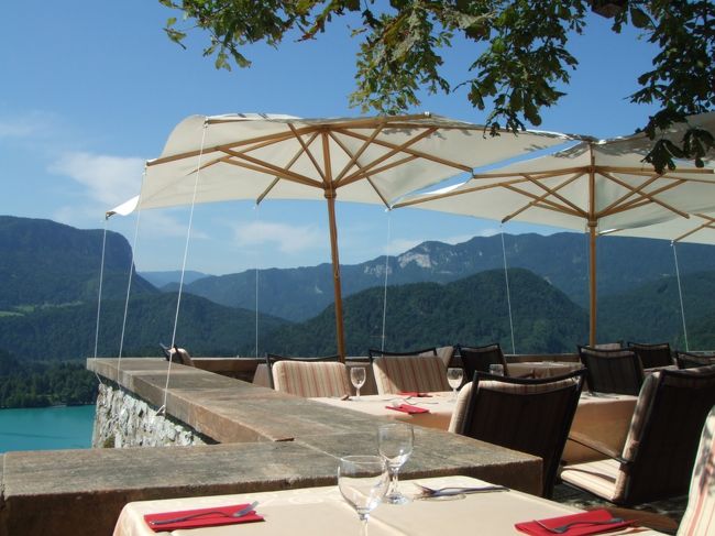 こんなお洒落なテラス席もありましたが