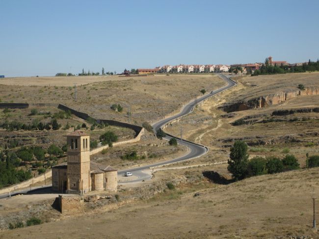 タイムマシンで中世に引き戻された錯覚。