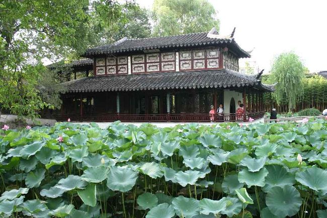 見山楼と蓮池