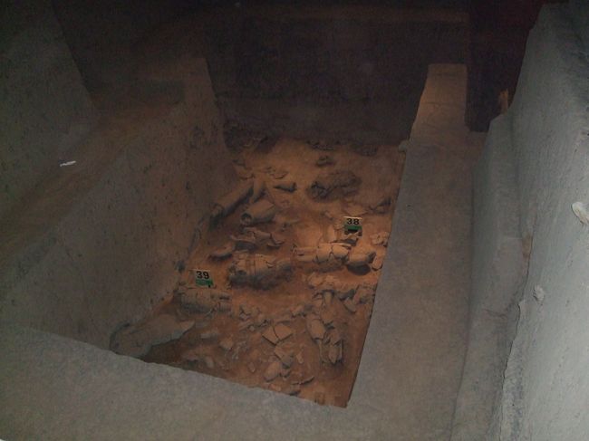 さっきのが一号坑で、続いて三号坑。