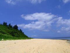 食後は、池間島へ。

ここを回ったら、空港へ行かないと。

あっ、すでにホテルはチェックアウトしていて、荷物も車に。

そんなわけで、泳げない日なのです。