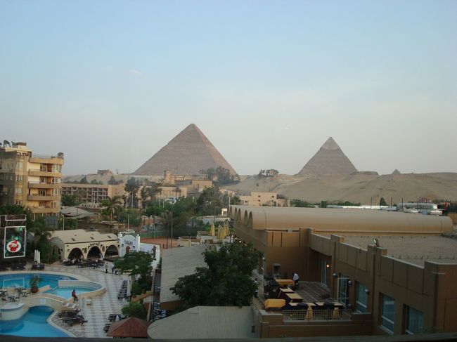 ル・メリディアンに宿泊です。<br />ホテルの部屋の窓からの眺めです。<br />なんか知らんけど、いい部屋にアップしたよ。って言われたけど・・・<br />よくわからなかった。<br />けど、景色はよかったーっ(*￣∇￣*)