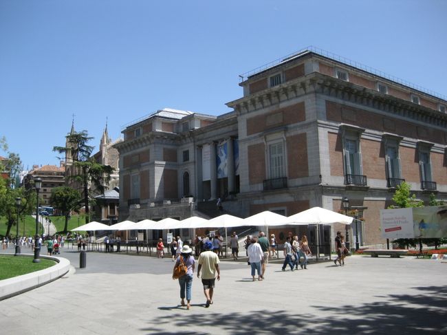 プラド美術館。パスポートチェック、荷物チェック<br />厳しい。パスポートはコピーで勘弁してもらいました。