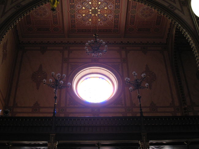 この、丸い窓と両側に配置されたライトが<br />すごく気に入りました。