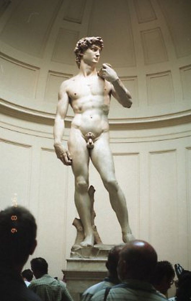アッカデミア美術館もミケランジェロの「ダヴィデ」のオリジナル像、「パレストリーナのピエタ」他、４体の「奴隷像」、も大急ぎで見る。