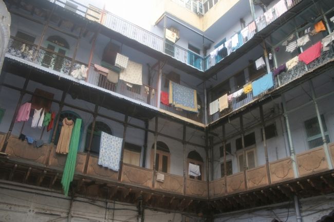 かなり奥に入っていったところにある家