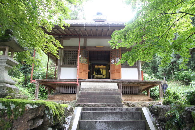 高野大師堂<br /><br />石道寺からバスで約６分。<br /><br />己高山満願寺の大師堂も織田信長と浅井長政との戦の兵火にかかり焼失。<br />宝永８年（１７１１）再建。