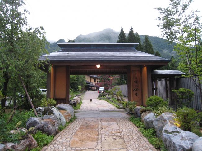 天気が良ければ、笠が岳をはじめ北アルプスの雄大な景色が見渡せるのですが、、、。