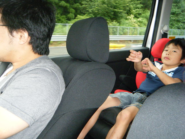 まずは、高山に出発。<br /><br />朝7時過ぎに家を出ましたが、東海北陸自動車道は所どころ渋滞がありました。<br /><br />9時過ぎに高山に到着。