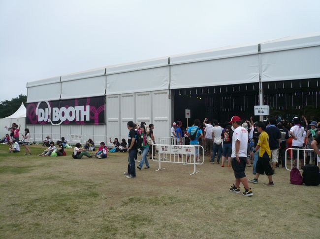 DJブースはAM9:00からやってます！！<br /><br />朝から盛り上がってます♪