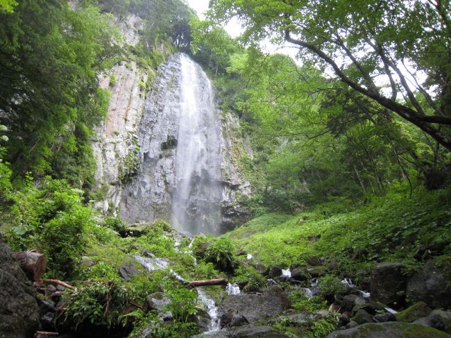 青垂滝／こちらは雌滝です。