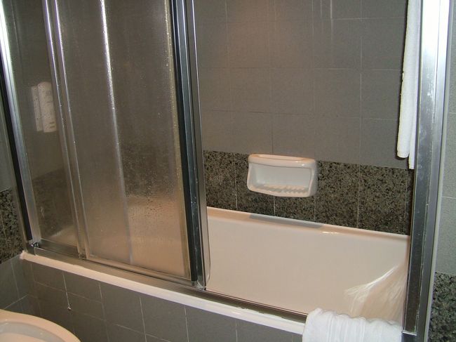 風呂はこれ。シャワーが外れるので使いやすい。<br /><br />プラザは固定式でしたが。<br />