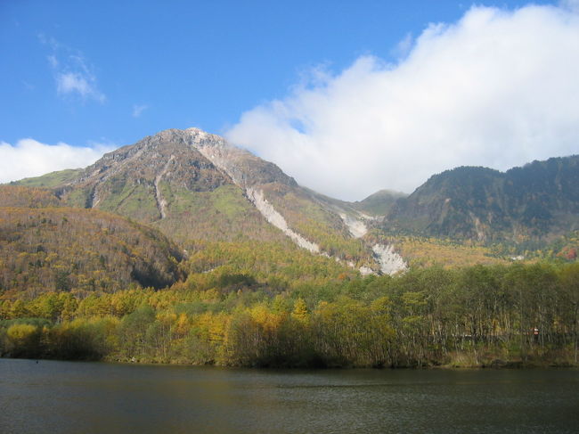 　焼岳はなんとなく荒々しい感じがします。
