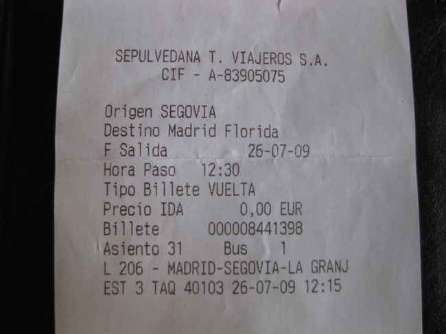 これがセゴビアからの帰りのチケット。下の31というのが座席NO。往復チケットを買ったので帰りはバスターミナルで再度座席を決めてもらいます。乗る時に運転手が上の方を5ミリくらい手で破ります。