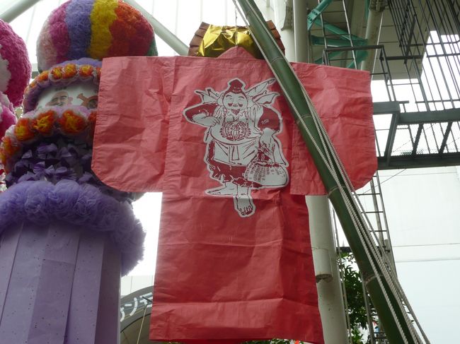 地元の百貨店、藤崎さんのお飾り<br />藤崎さんの屋上には、仙台七福神の<br />恵比寿様の御社があります。<br />見に行くことができますよ！