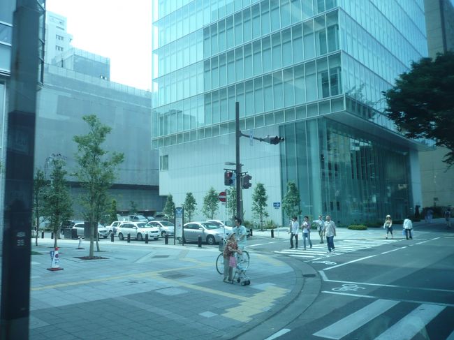 北四番丁あたり<br />オンワード樫山の前は、八百粂という割烹が<br />ありました。<br />ゼネコン事件で、知事、市長が逮捕されるという<br />ショッキングな事件があってから<br />接待はなくなってしまいました。<br />経営に行き詰まり、現在はこの建物となっています。