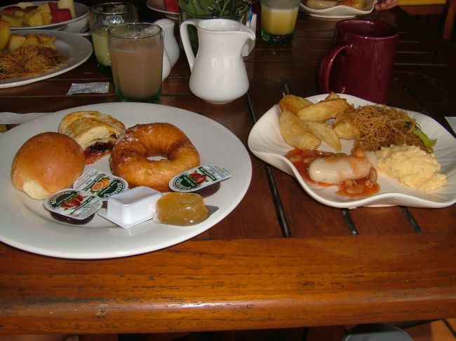 まずは朝食。マヤンサリ唯一のレストラン「スパイス」での朝食。<br /><br />ガッツリ食べます。<br />