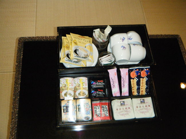 部屋にセットしてあるお菓子類です。