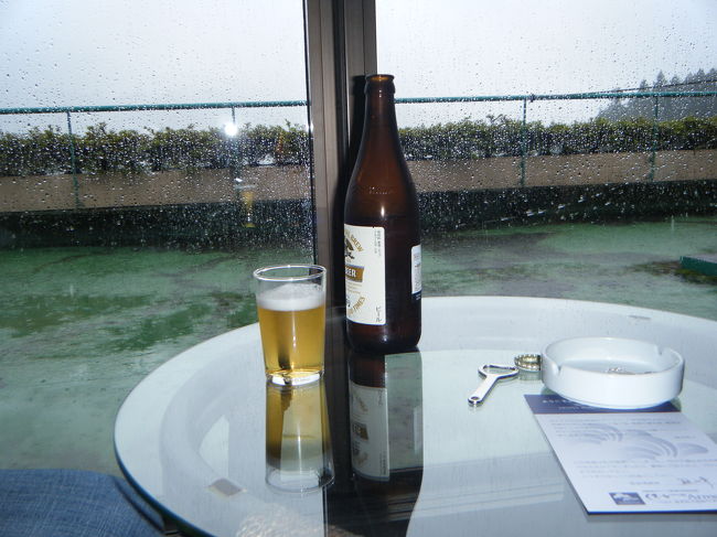 早速パパはビールを飲みます。