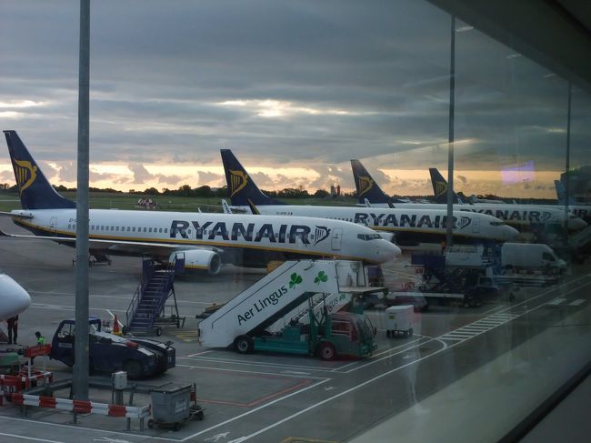 格安航空ライアンエアー利用。<br />往路ダブリン〜ブリストル6ユーロ<br />復路ロンドン〜ダブリン10ユーロ<br />往復16ユーロ！？（約2200円）<br />安すぎます・・・汗。