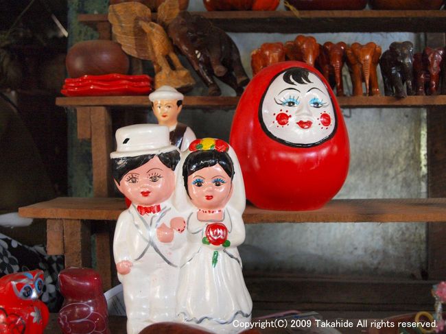 達磨<br />ホッパ山と言えば、達磨。宮田珠己氏の『東南アジア四次元日記』の表紙でもおなじみです。<br /><br />http://ja.wikipedia.org/wiki/%E5%AE%AE%E7%94%B0%E7%8F%A0%E5%B7%B1