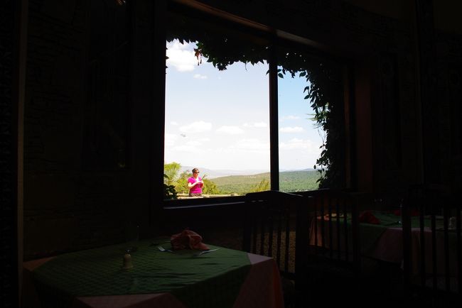 私の席の横には大きな窓。<br />