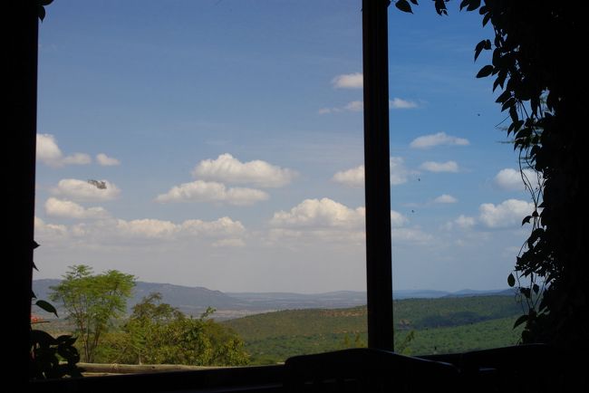 こんな素敵な風景が☆<br /><br />滞在中は、ずっとこの席でした。<br />スタッフも２回目にレストランに入った時には、<br />もう、私たちの顔を覚えていてくれて♪