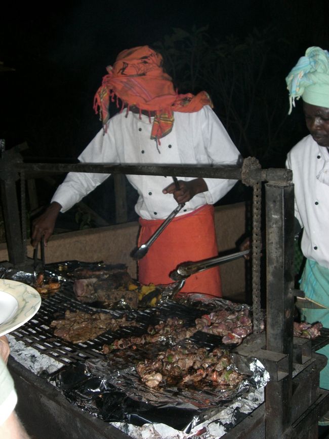 バーベキューは、<br />チキン・ビーフ・ラム<br /><br />日本ではラムを食べないからちっちゃいのをオーダーしたけど、<br />チキンより、ビーフより、ラムが一番おいしかった☆