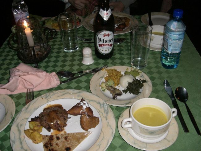 なんか、バーベキューのいい匂いがするんだけど、<br />どこだろ？<br /><br />って思ってたら、ウェイターさんが連れて行ってくれました！！