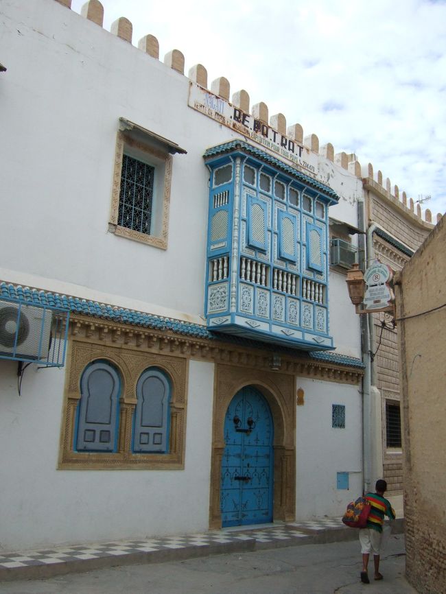 色合いも装飾も凝っていてきれいです。