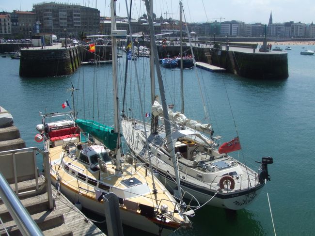 ヨット・ハーバーです。<br />ちょっと南仏的な雰囲気もありますね。この先には水族館もありました。（時間がなく残念ながら行けませんでしたが…）<br />