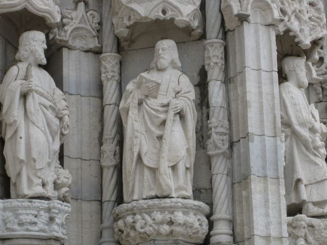 地球の歩き方以外にも関連の小説や歴史書を読んで行けば旅の楽しみは倍増ですよね。<br /><br />ザビエルについては南蛮の道?にスペインとともにかなり詳しく説明されています。