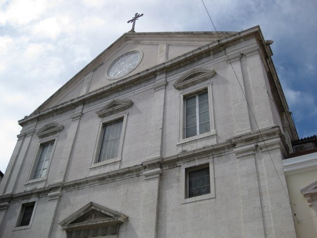 天正遣欧少年使節が滞在した教会は建物の前を工事中であったが中に入ると一転時間が425年戻ってしまったような感じがした。<br /><br />クアトロラガッツイ（若桑みどり）は少し硬い内容ではあるが少年達が旅立った当時の時代背景や日本におけるキリスト教布教の状況がよく理解できる。<br /><br />高山右近（加賀乙彦）もよかったです。