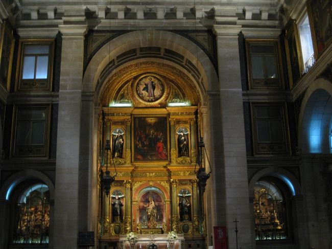 読まれた方も多いと思いますが遠藤周作の『銃と十字架』とか『王の挽歌』とかポルトガル関連の小説が多数あります。<br /><br />その後伊達政宗の使節として太平洋を渡りメキシコ経由でローマに赴いた支倉常長の『侍』もあります。<br /><br />その使節員の中には帰国せずスペインのセビーリヤ周辺に住みついた人達がおりその子孫はハポンという姓名をみなもっていて近年マスコミで話題になりました。