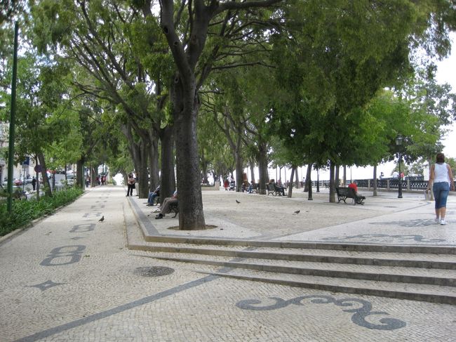 ポルトガルは石畳が美しい町です。