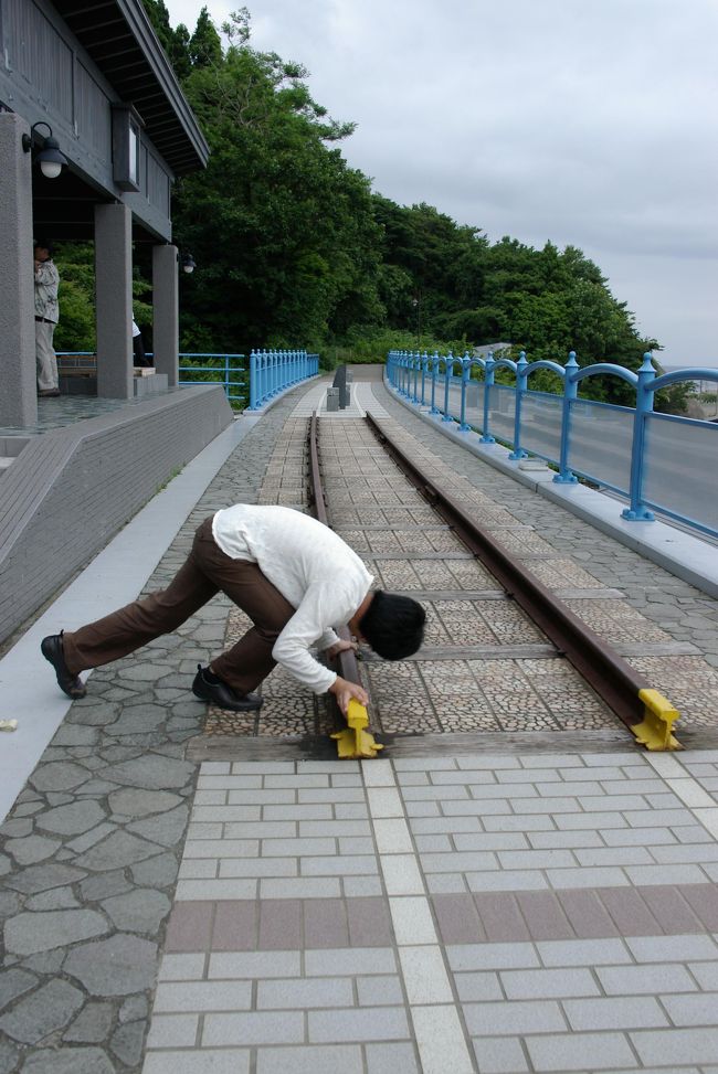 間町を経由して<br />今日の宿、下風呂温泉「おおぎや」へ。<br />大間鉄道（未成線）のメモリアルロードが<br />近くにあったため、ちょろっと見学。<br />