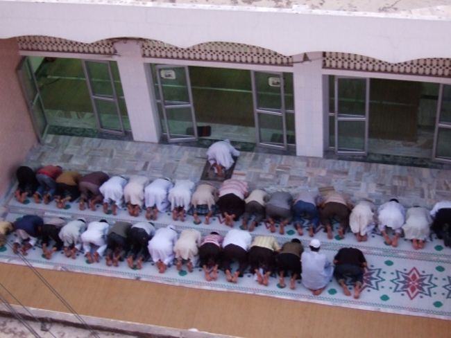 隣の建物でお祈りしてました。<br /><br />参ったのは早朝５時にコーランのお祈りをし始めたので目が覚めてしまいました。<br />スピーカー使ってかなりの大音量なんですよね。。