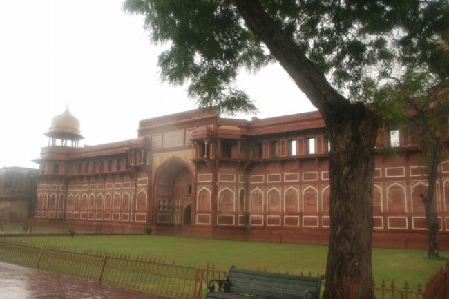 ジャハーンギール宮殿<br /><br />アクバル皇帝の息子の名前になってますが、造ったのはアクバルです。