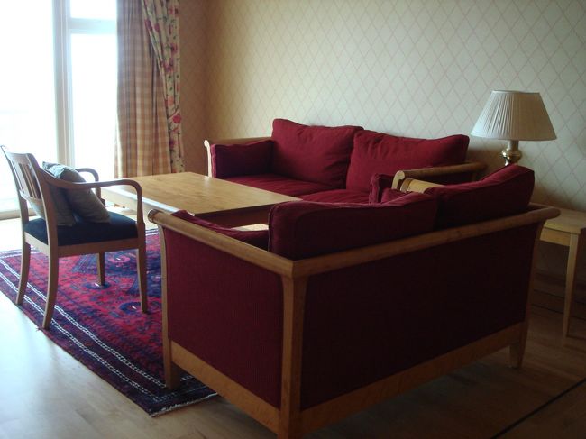 角部屋とそのお隣の部屋の2室だったので、明るくて開放的な角部屋を旦那の両親に譲り、私たちはそのお隣のお部屋へ。