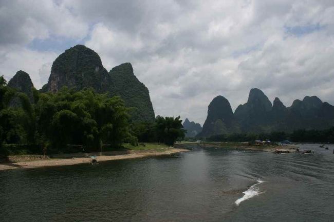 この辺りの風景が<br />中国２０元紙幣の絵のモデル<br />となったところだそうです。<br /><br /><br /><br />