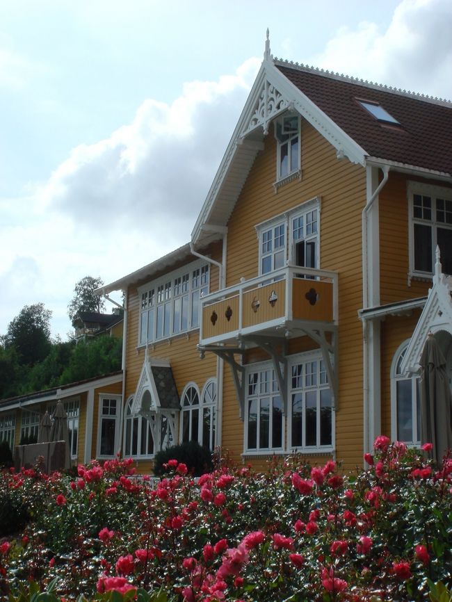 ホテルを後にし、