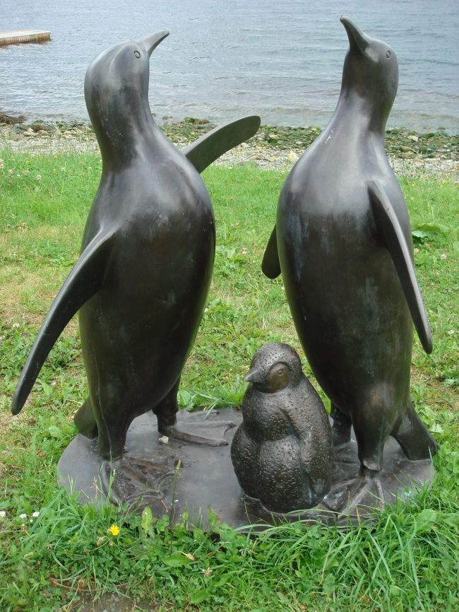 可愛いペンギンさんたち。<br /><br />調子に乗って、また四葉のクローバーを探すippuni。