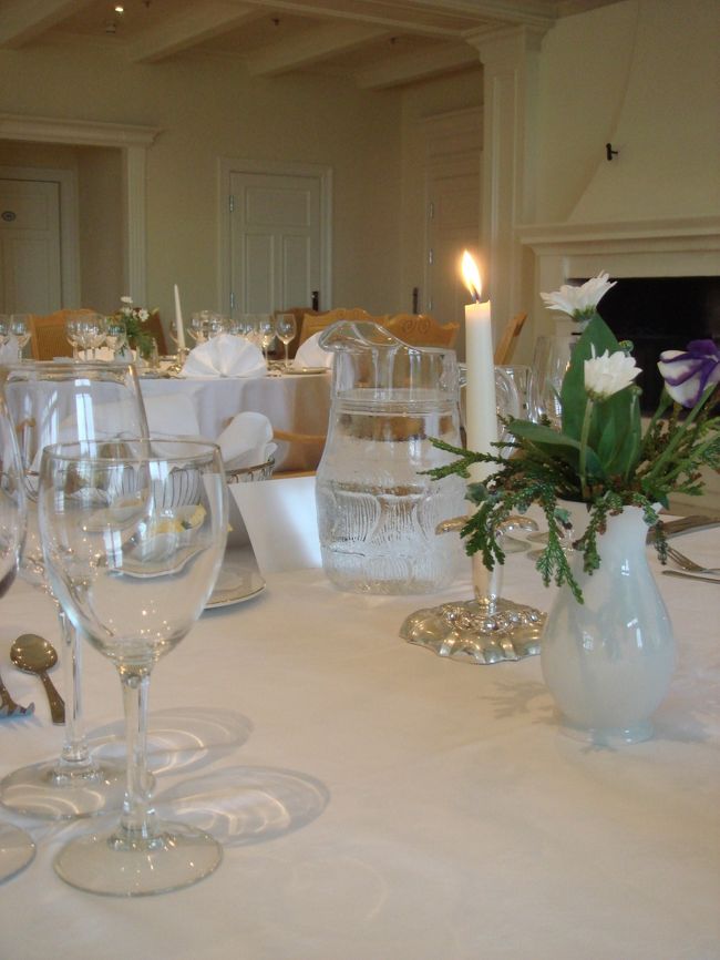 無事注文をして、料理が来るのを待ちながら昼間の出来事をお互い話し合います。<br /><br />楽しいひと時♪